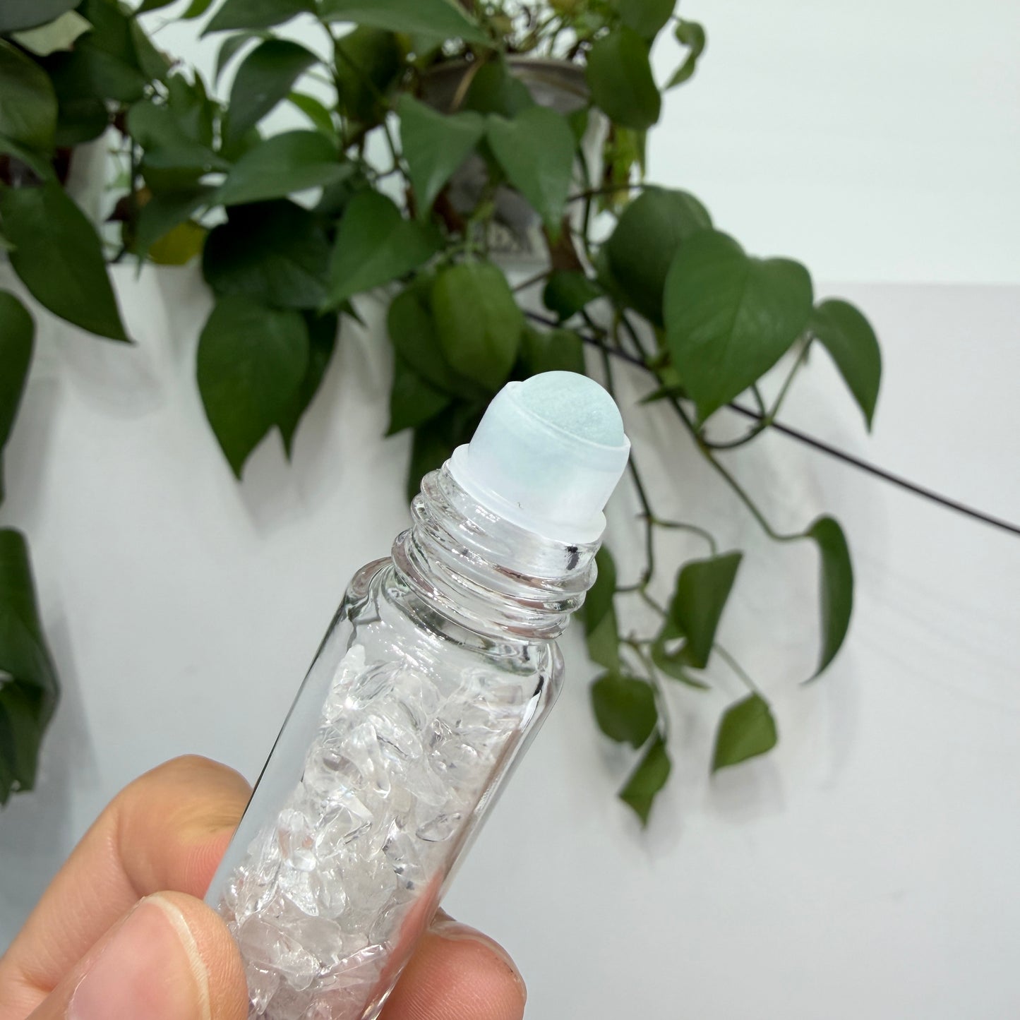 Crystal Perfume Stone Bottle – Elegant and Portable Perfume Holder